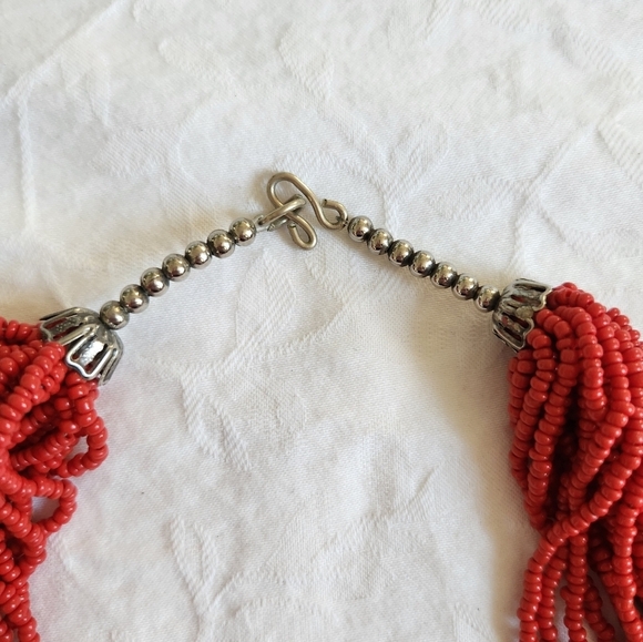 30 strand coral bead necklace - Picture 4 of 7